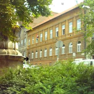 https://season-hostel-budapest.inbudapesthotels.com